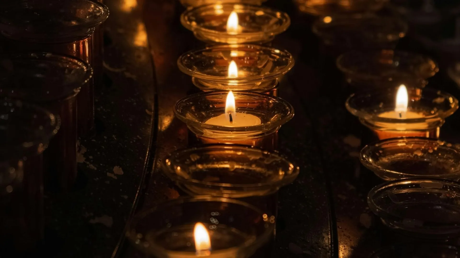 Nie żyje, znicze, świeczki