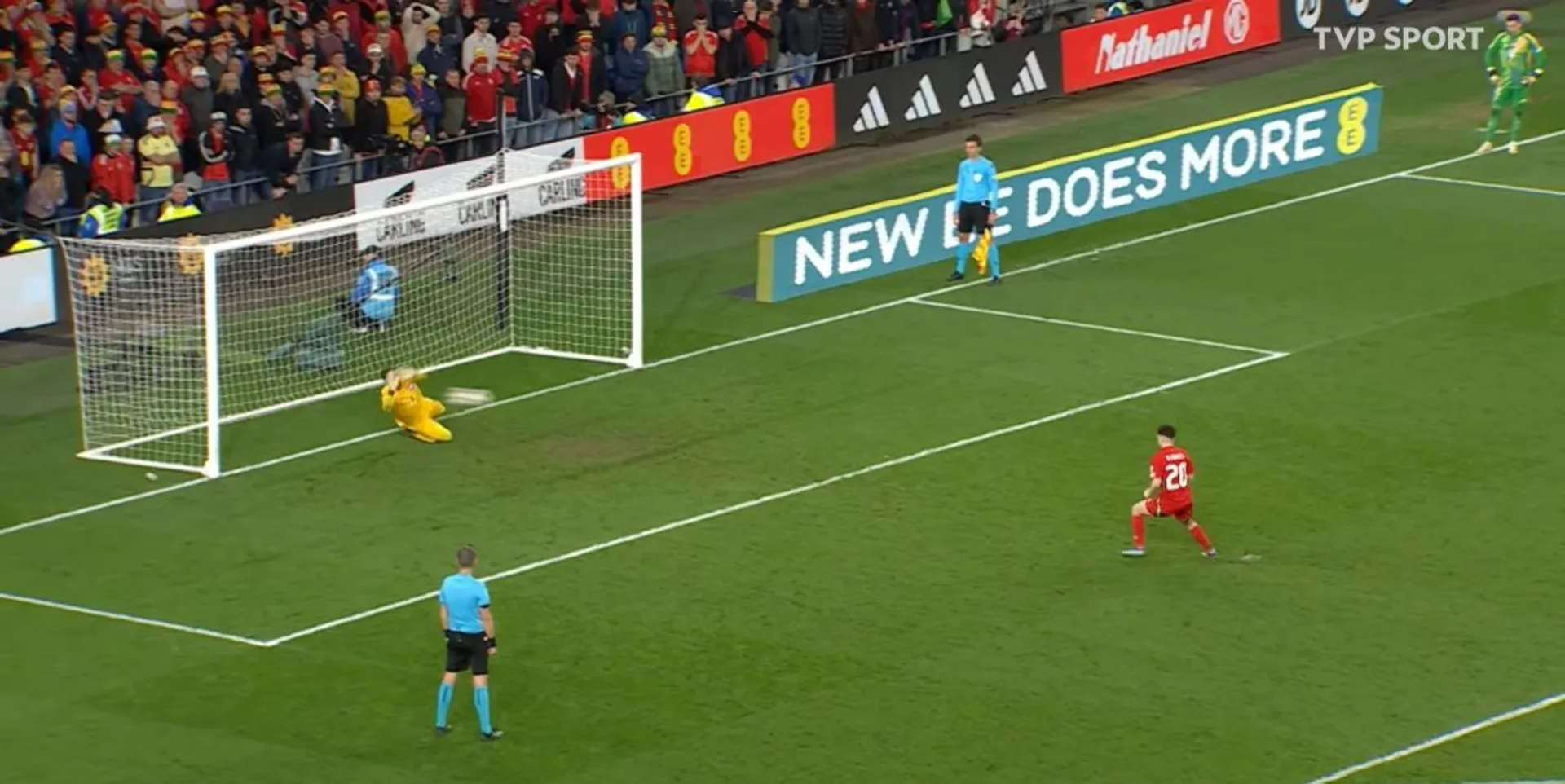 Wojciech Szczęsny kontra Daniel James