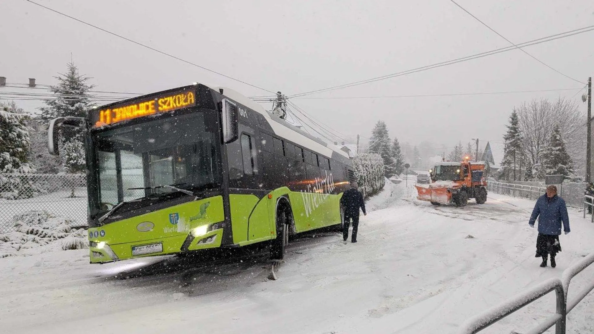 autobus, śnieg
