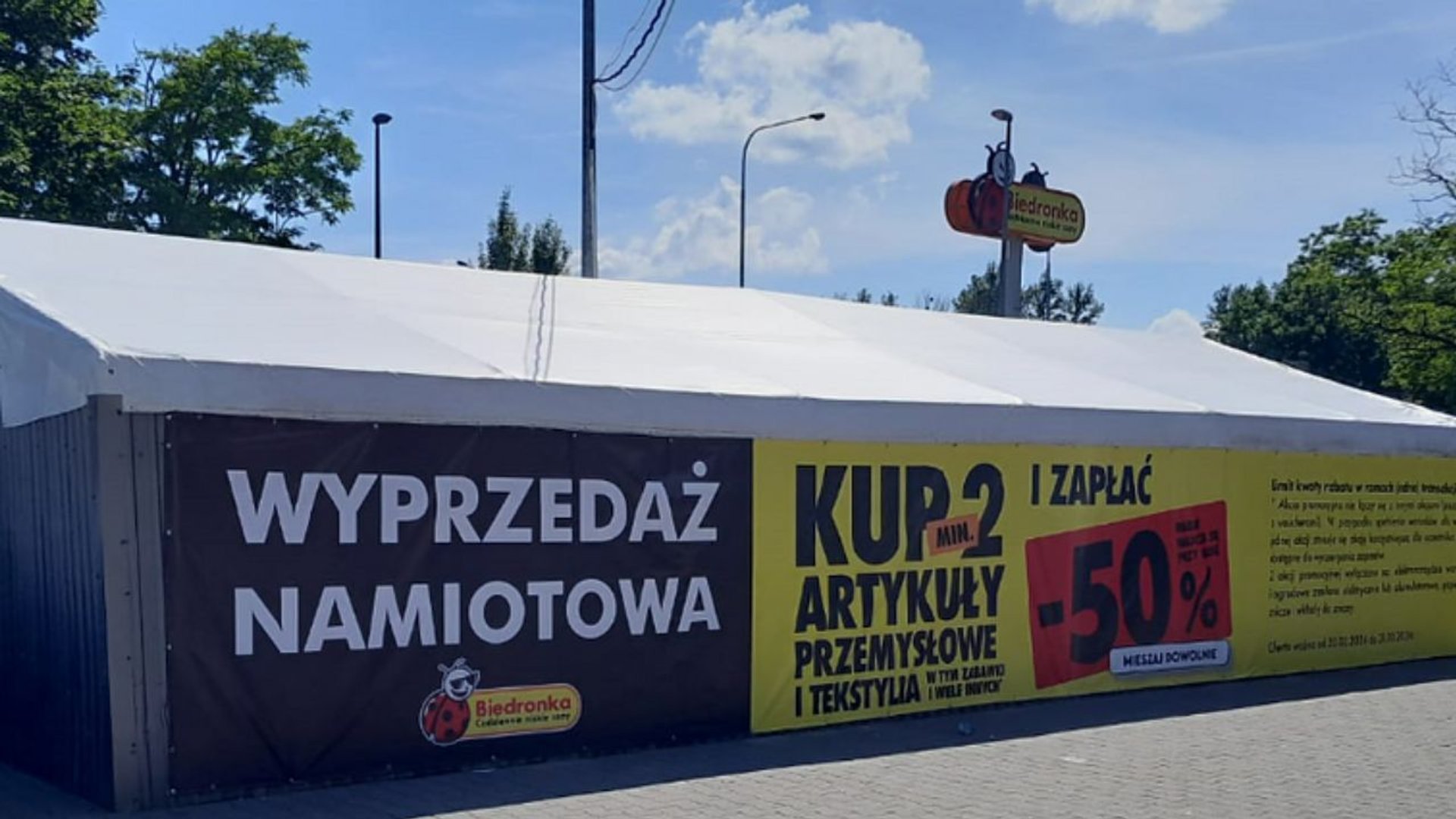 Biedronka namiot promocja