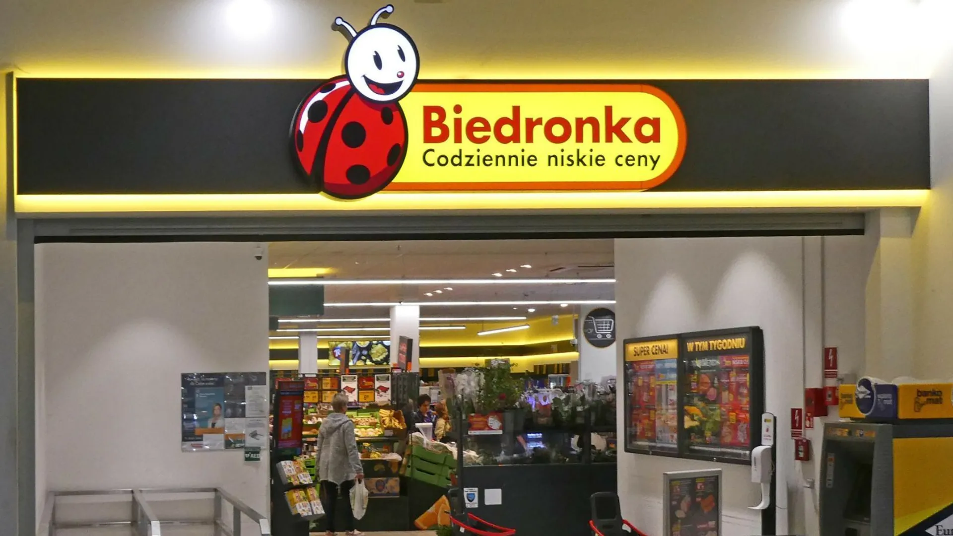 Biedronka wyprzedaje za symboliczną złotówkę. Czas tylko do jutra