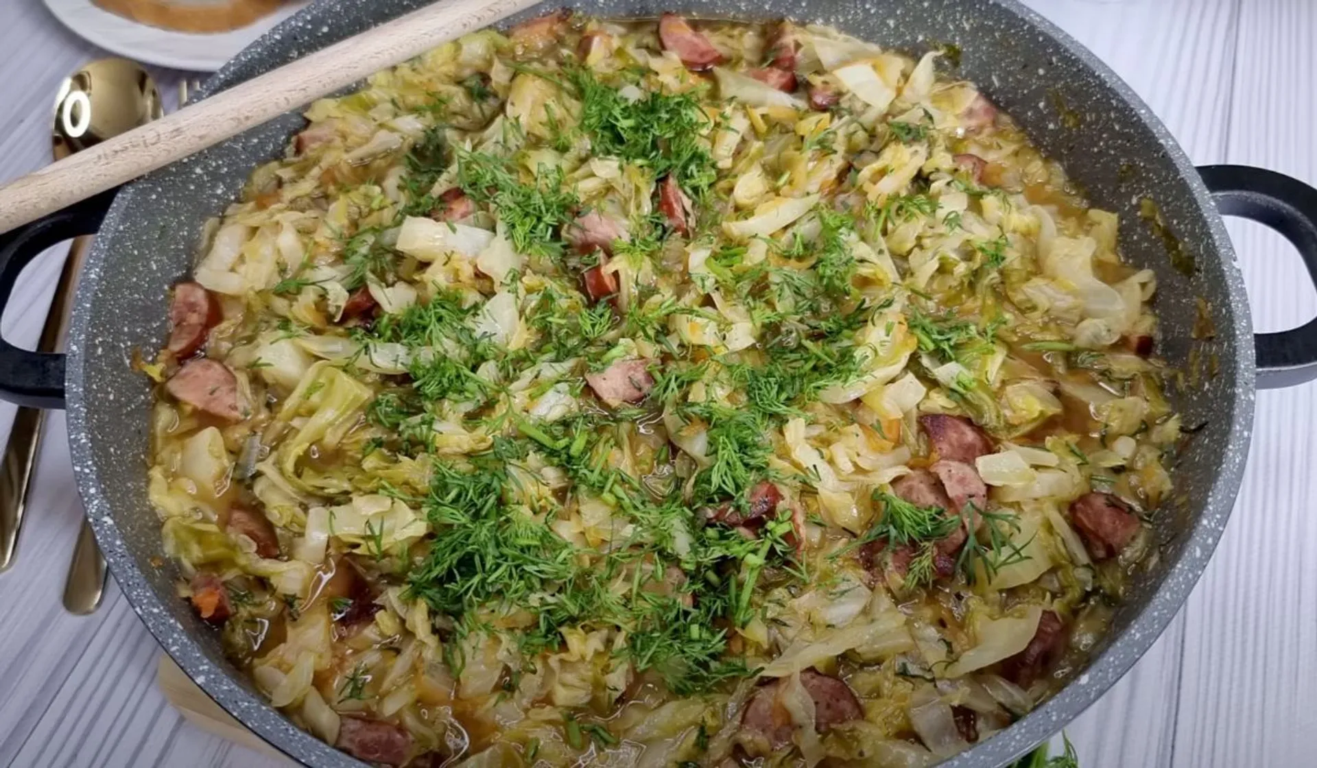 bigos z młodej kapusty