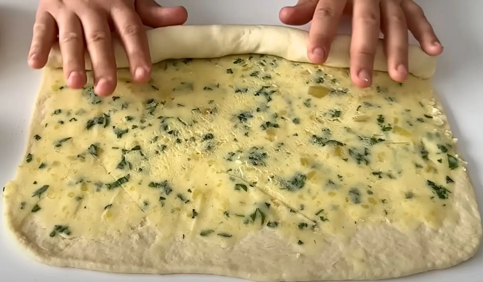 bułki z masłem czosnkowym