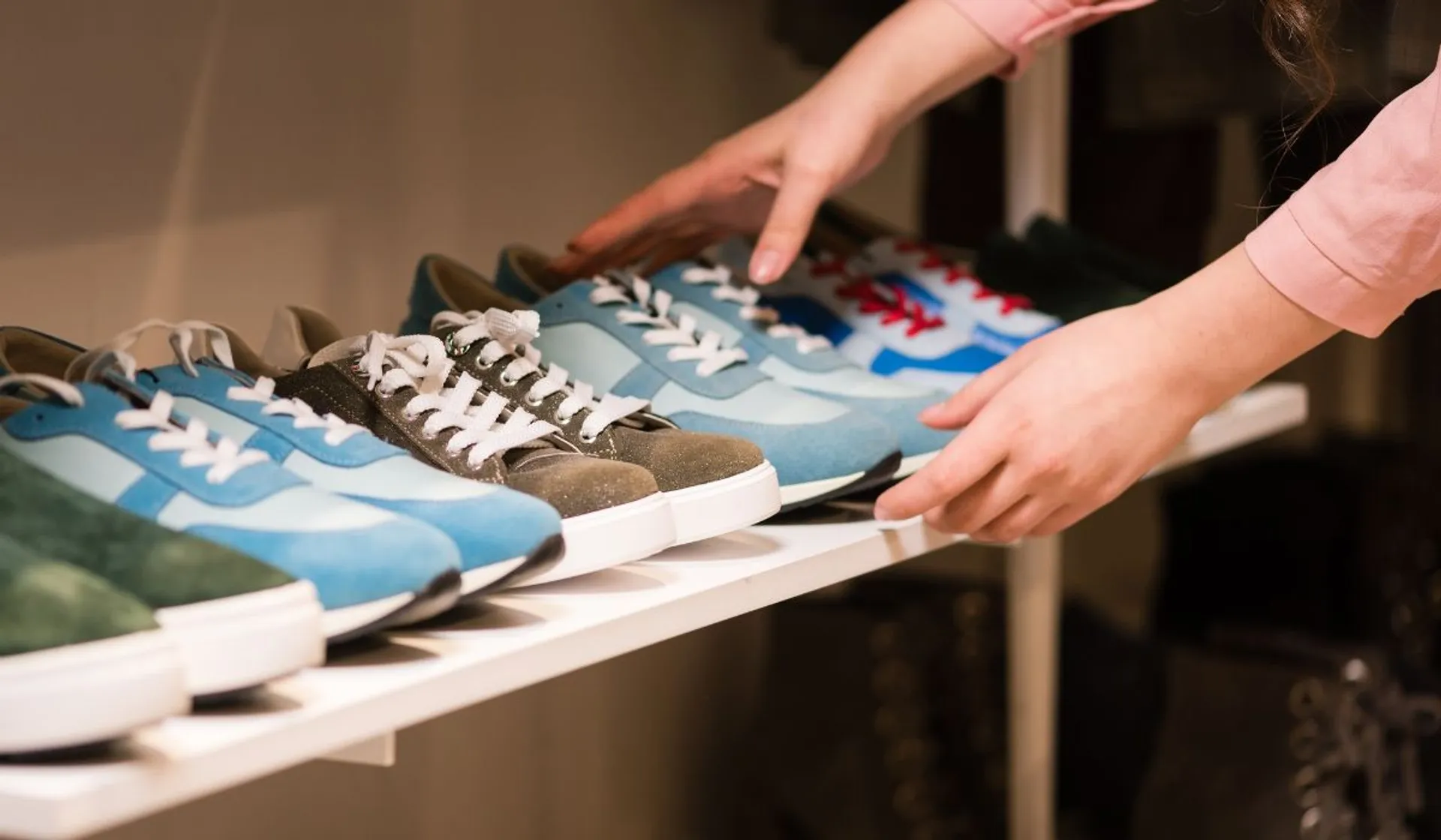 Te buty z Sinsay przypominają najmodniejsze buty sezonu. Sporo zaoszczędzisz