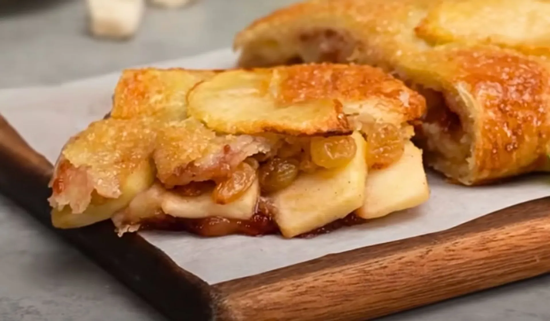 ciasto francuskie z jabłkami