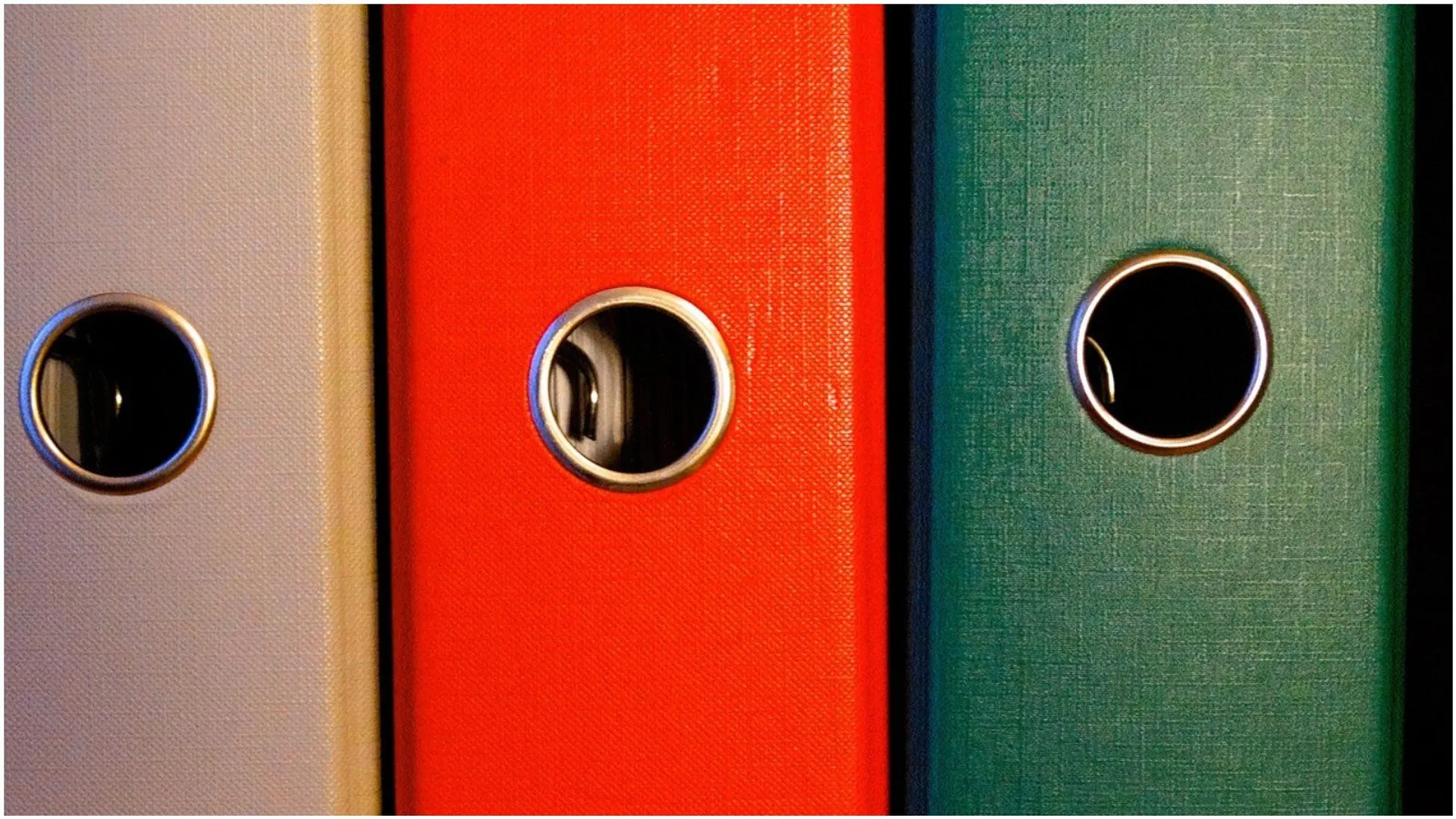 Czym jest czerwona teczka i dlaczego warto ją przygotować