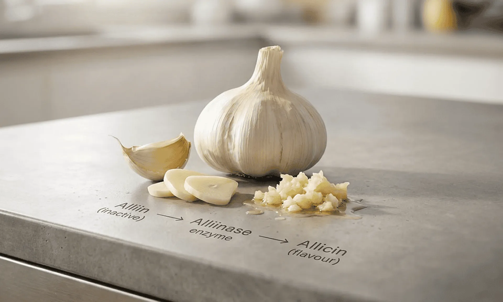 Czosnek krojony, siekany czy miażdżony - różnice w smaku