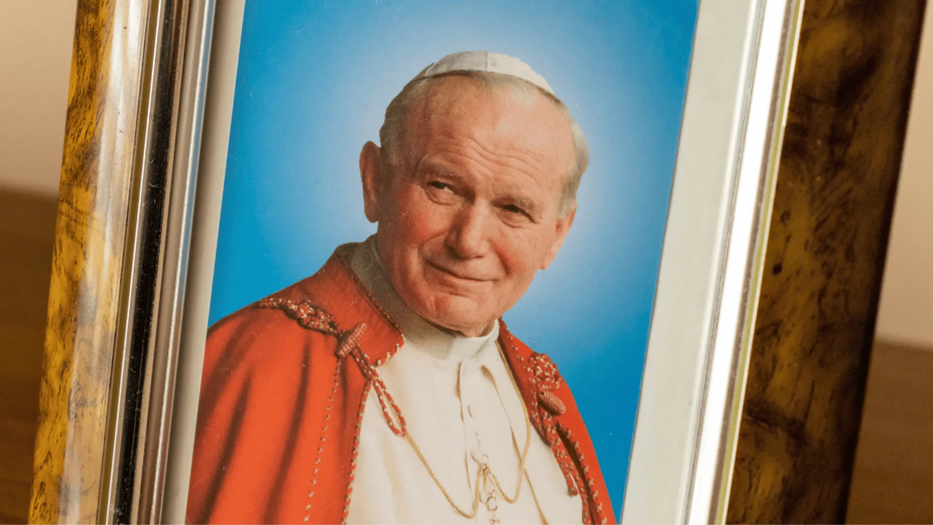 Będzie nowy film o Janie Pawle II. Niesłychane, kto zagra papieża, to uwielbiany aktor