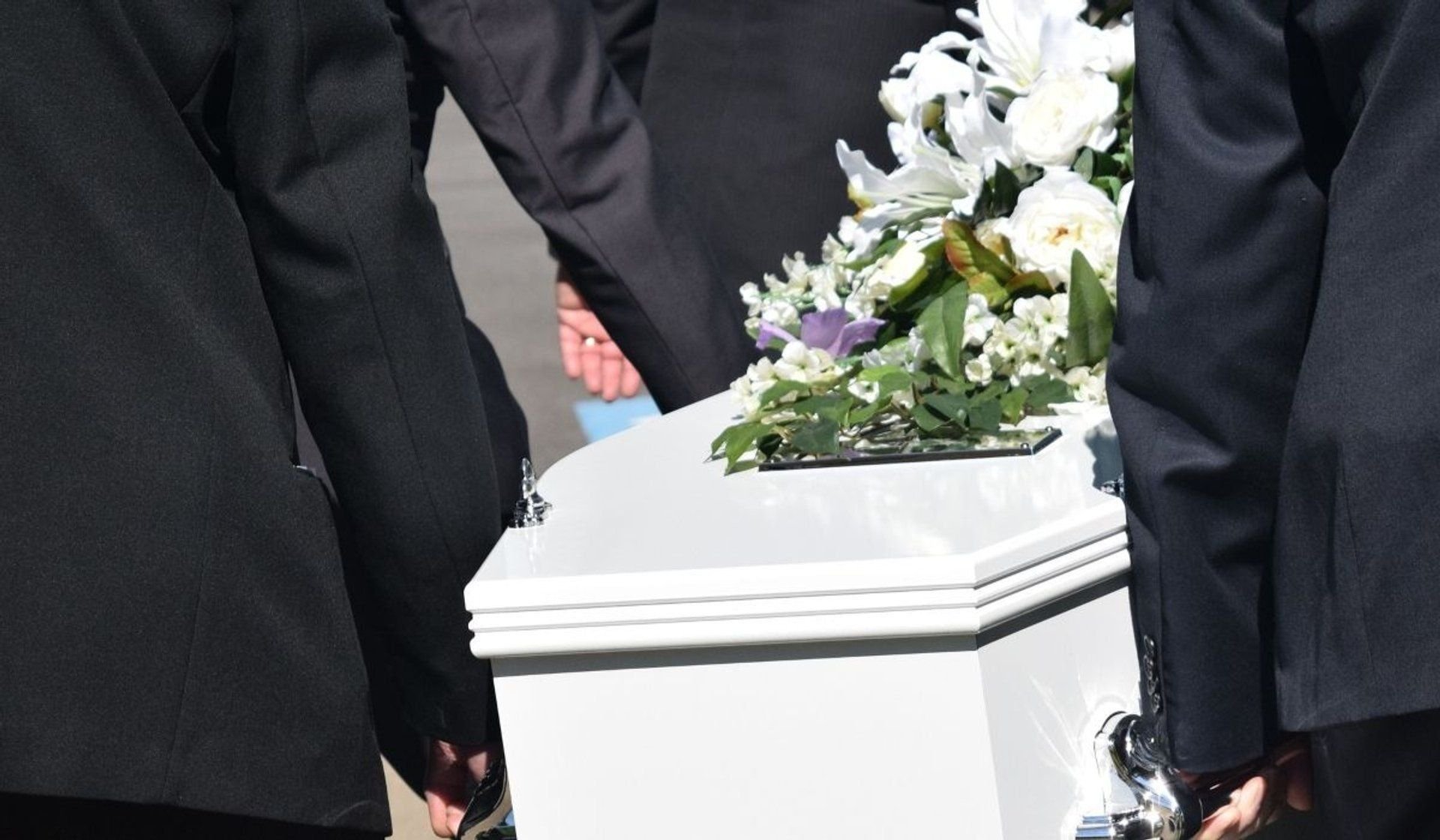 Trumna podczas pogrzebu