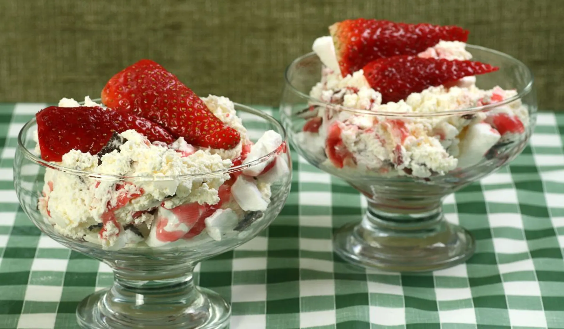 deser Eton mess