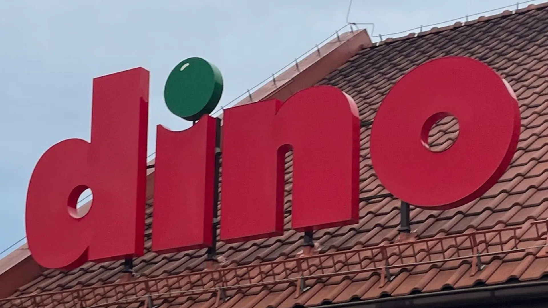 Kupiłam w Dino po 1,99 zł i upchnęłam do słoików. Lepsza, niż kiszona kapusta