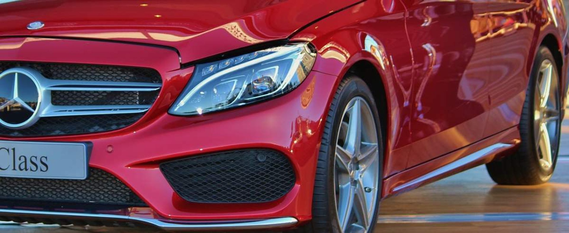 Mercedes klasy C – styl i osiągi, których poprawiać nie trzeba
