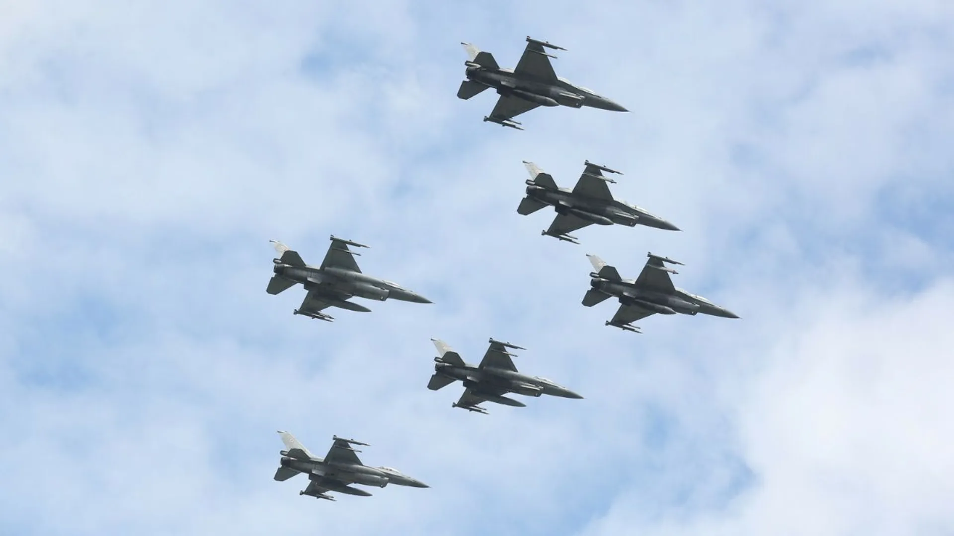 samoloty F-16
