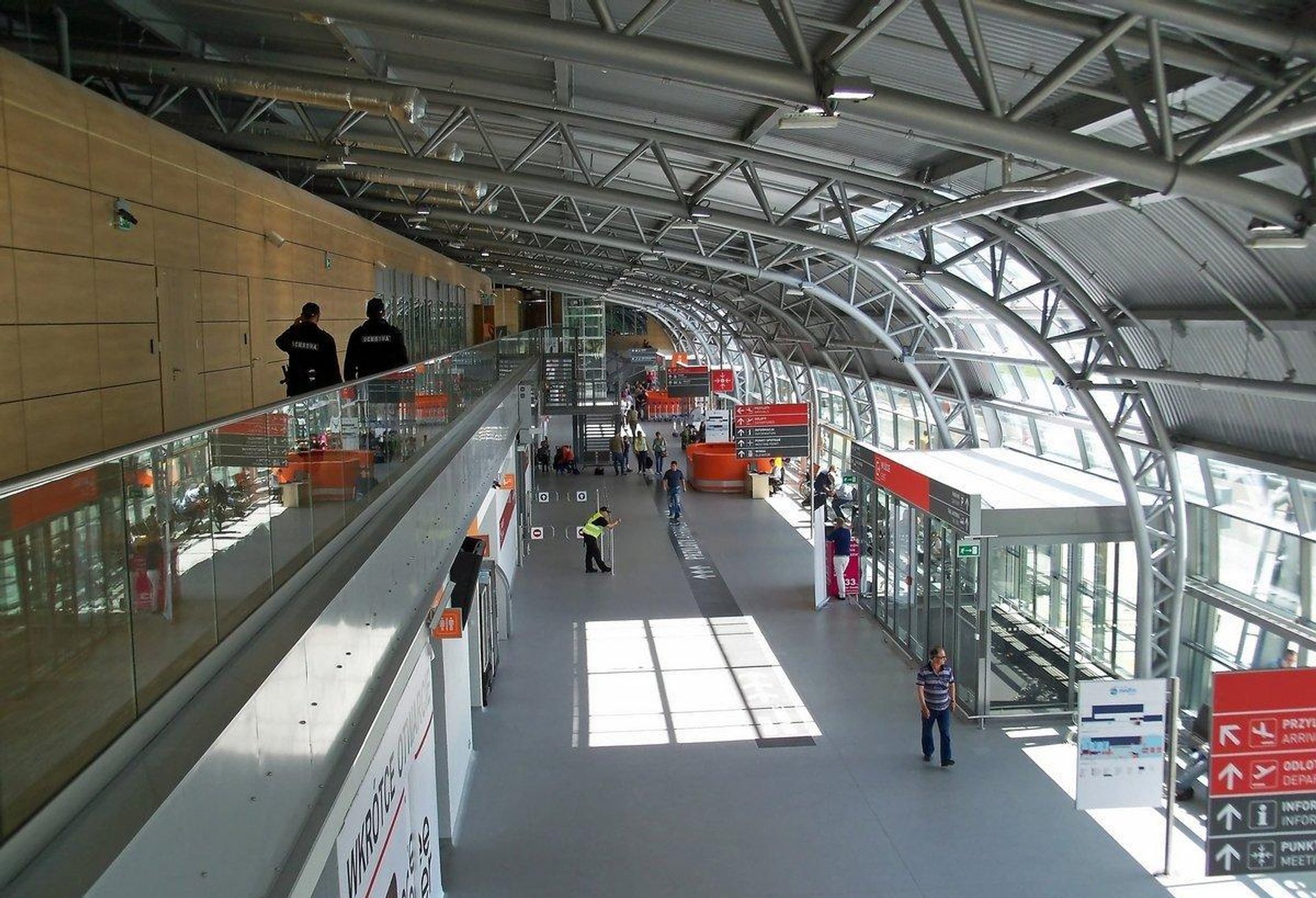 Nowy Dwór Mazowiecki, Terminal - fotopolska.eu (329182)