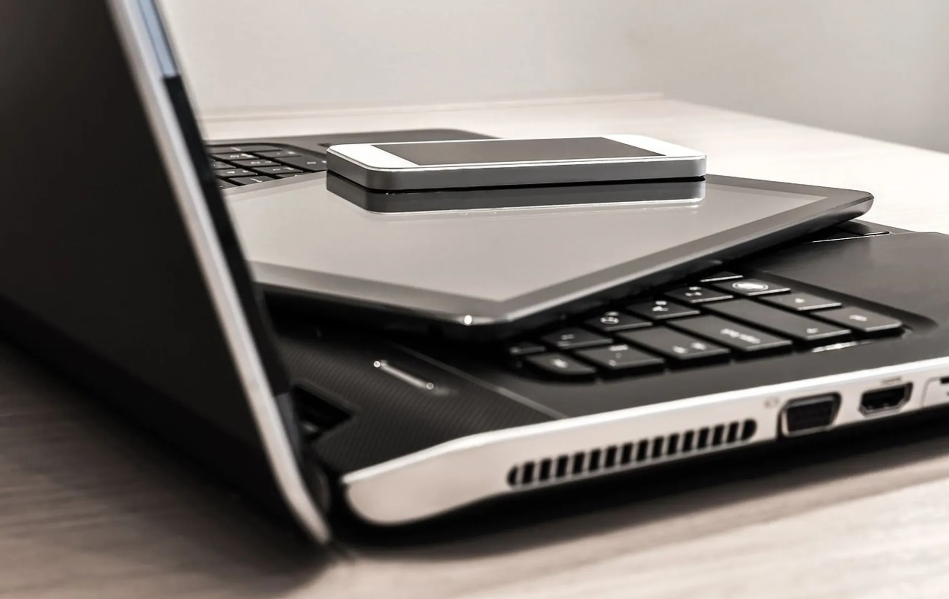 laptop smartfon tablet