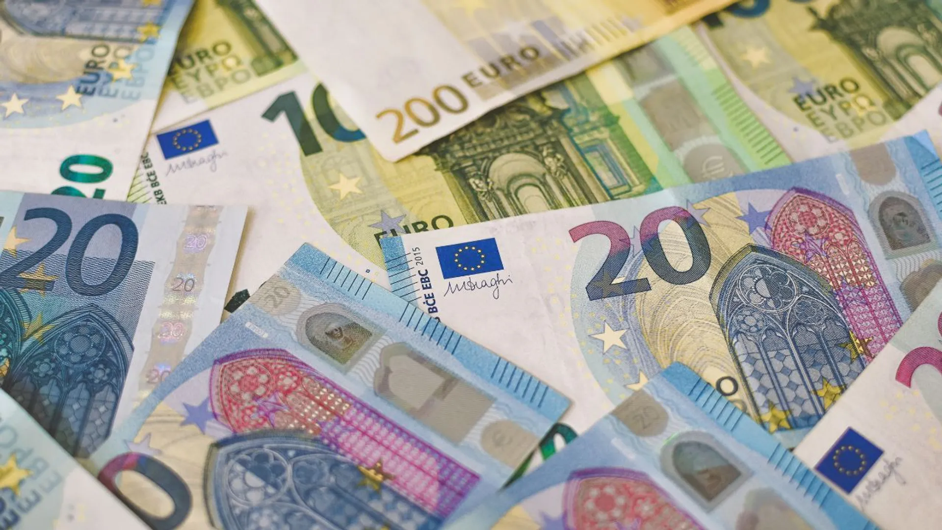 Europejski Bank Centralny wprowadza nowe banknoty. Polska protestuje