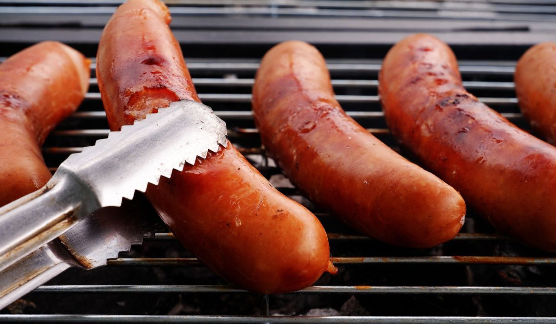 kiełbasa na grillu