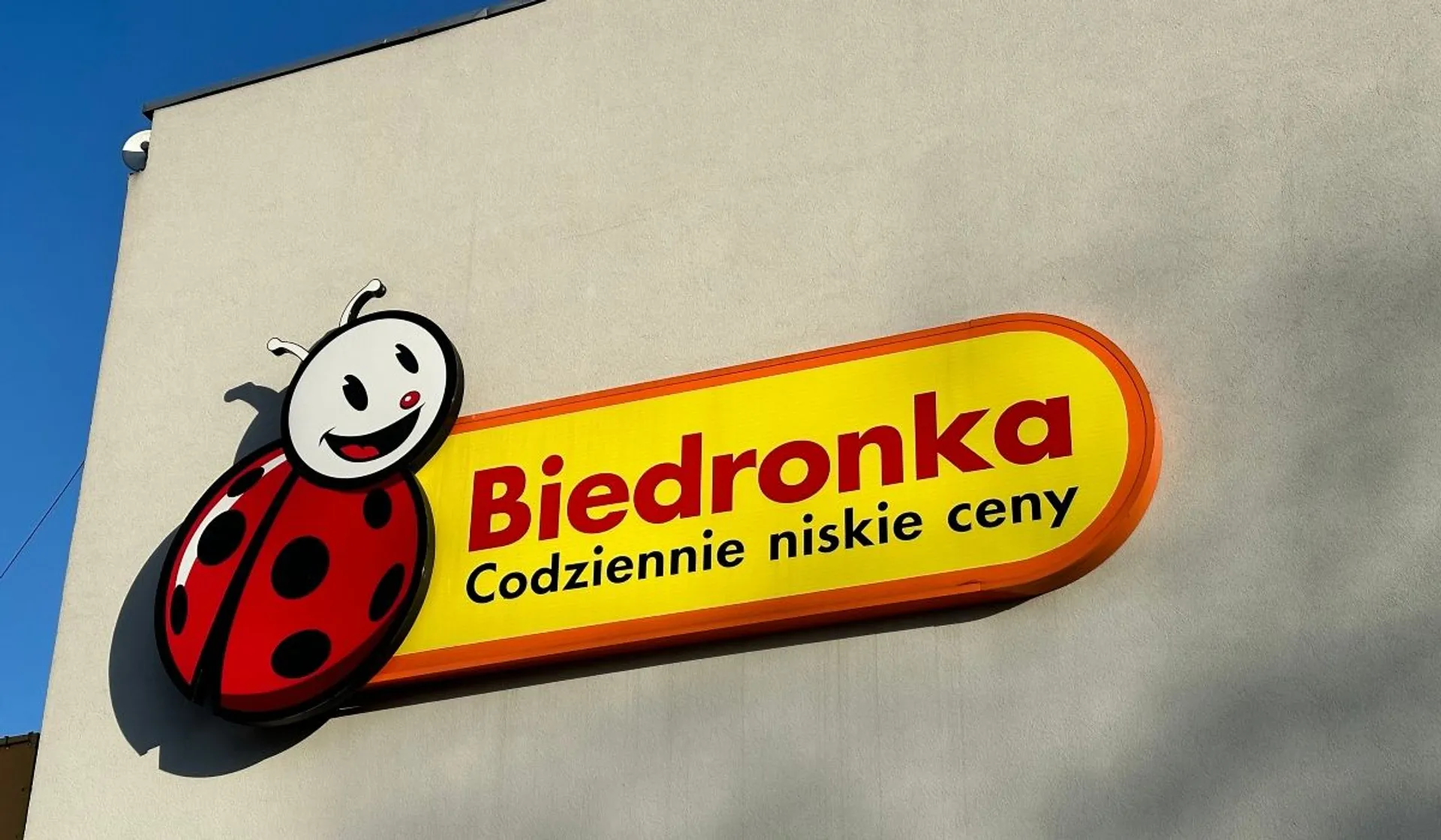 Biedronka szyld