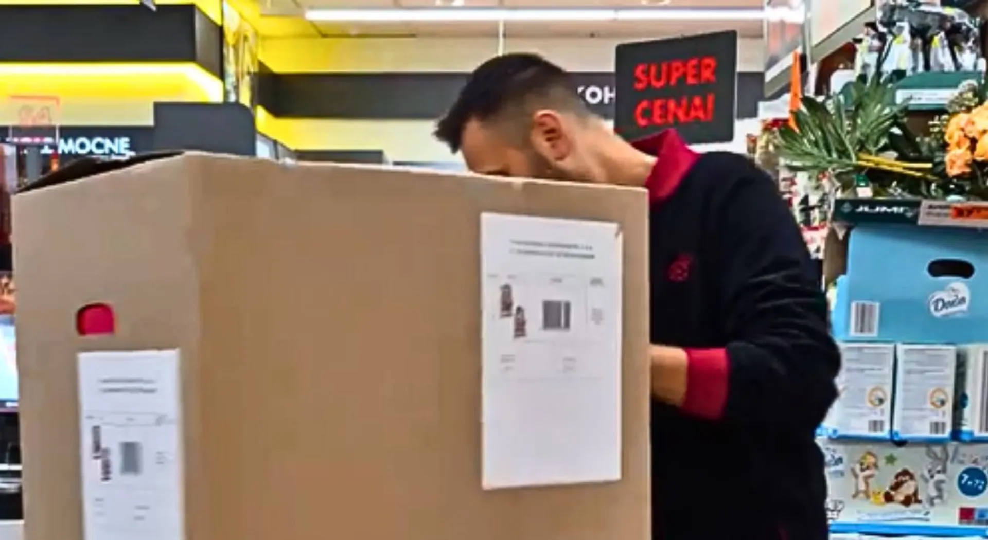 kasjer w sklepie Biedronka