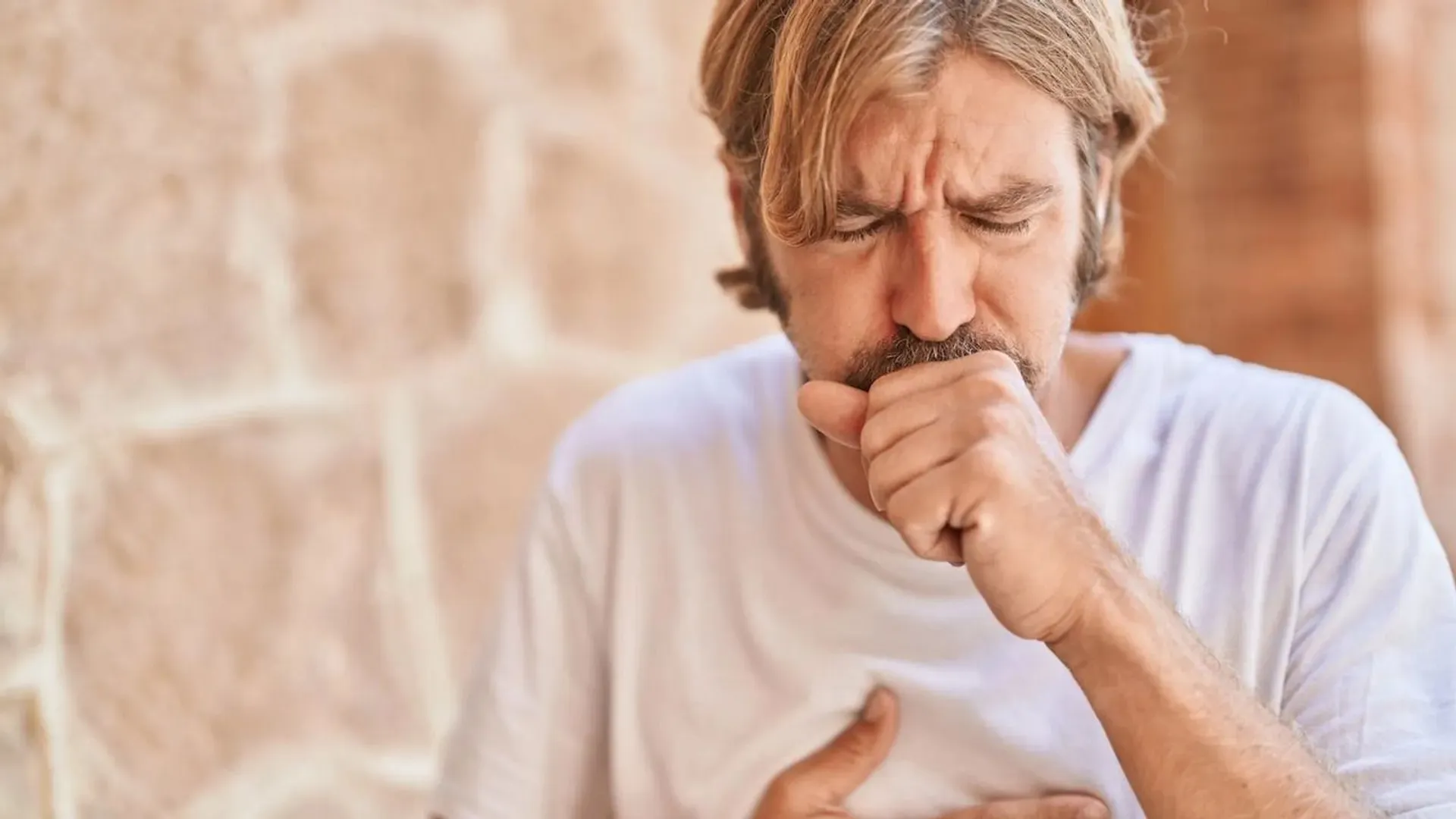 Ość w gardle - jak wyjąć, co robić? Kiedy do lekarza