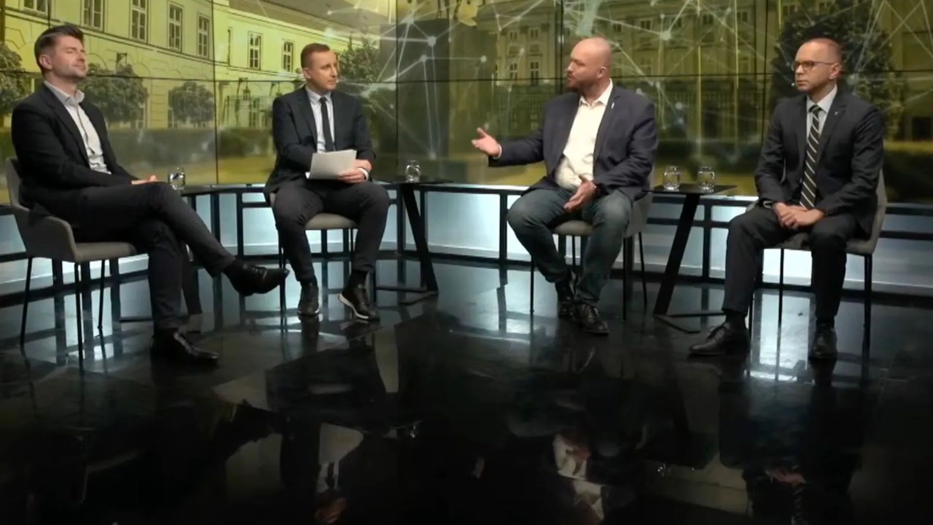 posłowie w studio