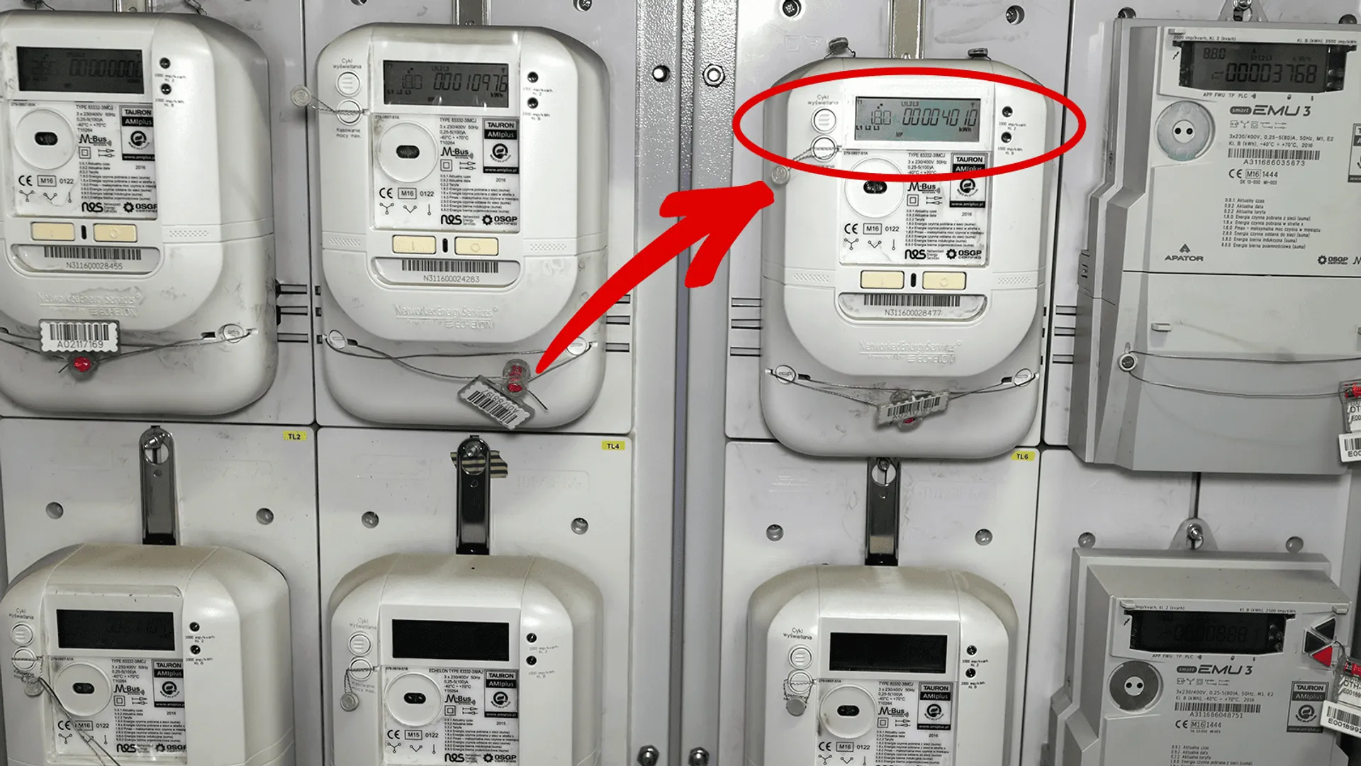 Licznik energii elektrycznej dostarczany odbiorcom.