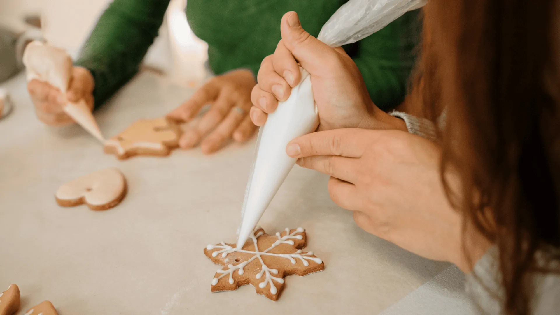 Zapomnij o gotowych lukrach. Ten domowy jest lepszy