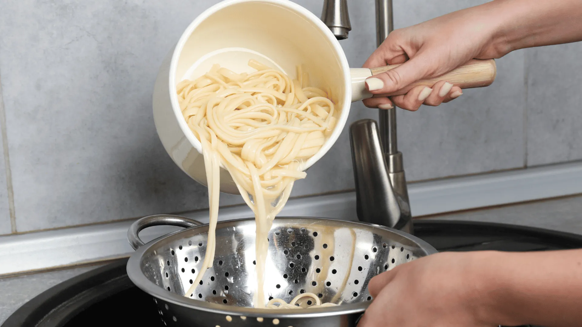 Makaron pilnie wycofany ze sklepów. Główny Inspektorat Sanitarny ostrzega przed nieoznaczonym alergenem