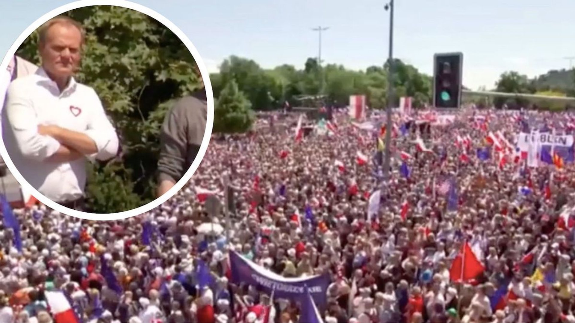 Donald Tusk tłum marsz Warszawaw