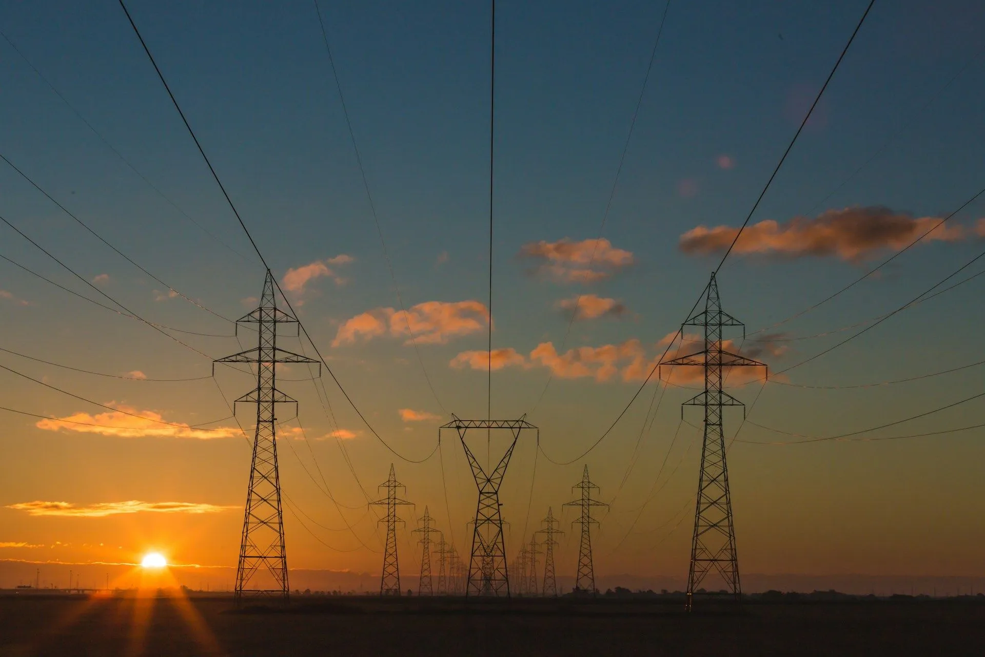 słupy energetyczne