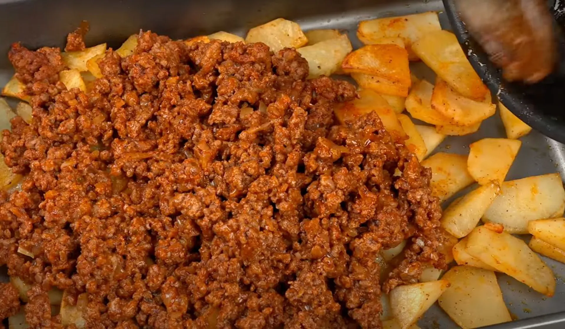 sos z mięsa mielonego