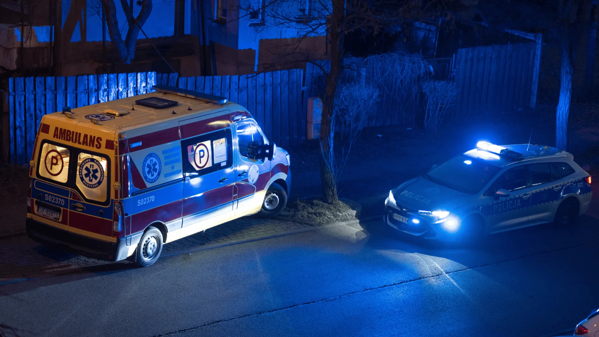 Koszmar w samym centrum polskiego miasta, nagle upadł na ziemię. Ratownicy byli bezradni, ujawniono porażające fakty