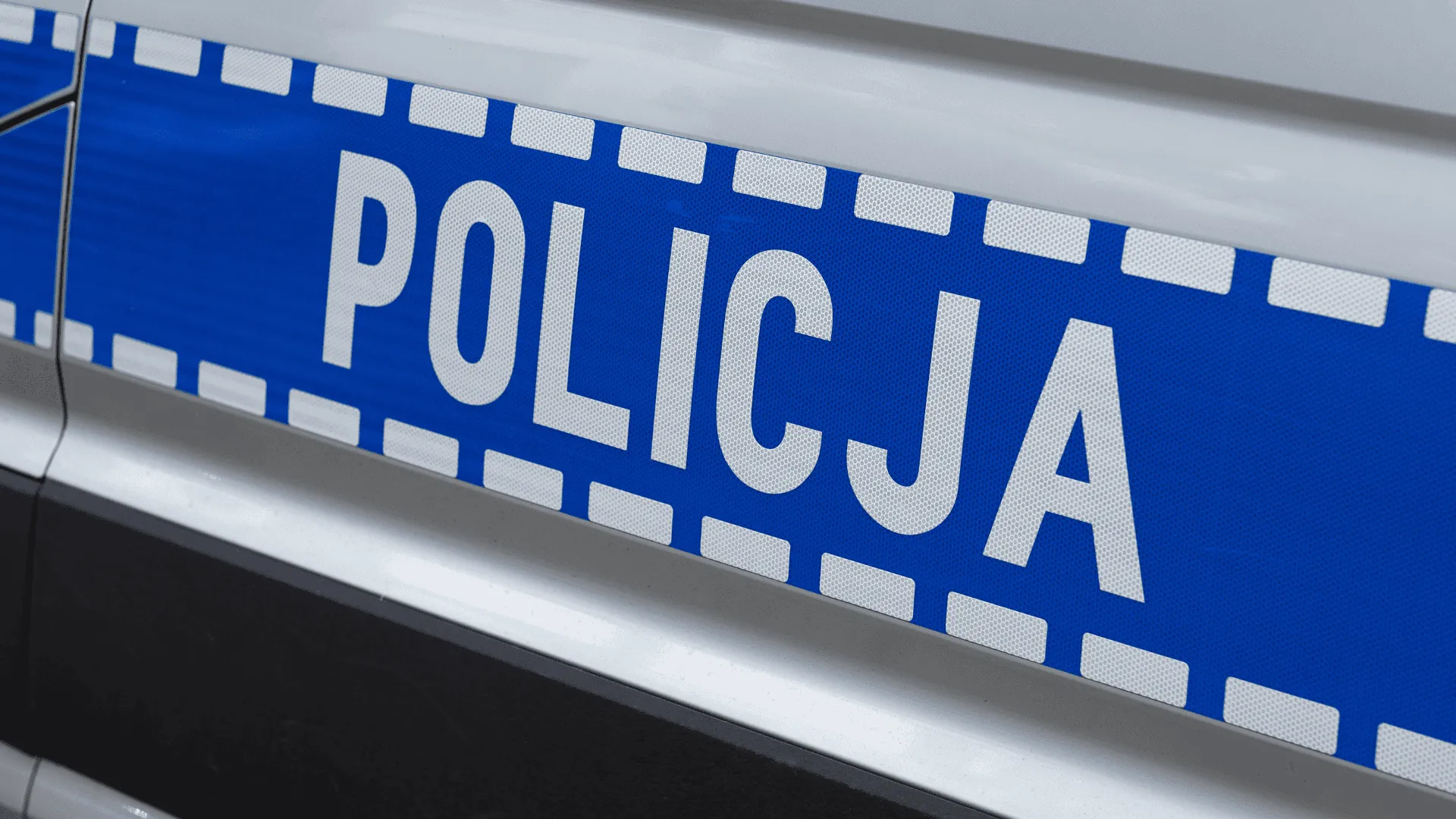 Anonimowy telefon sparaliżował sąd w Katowicach. Setki osób na ulicy, służby przeszukują każdy zakamarek