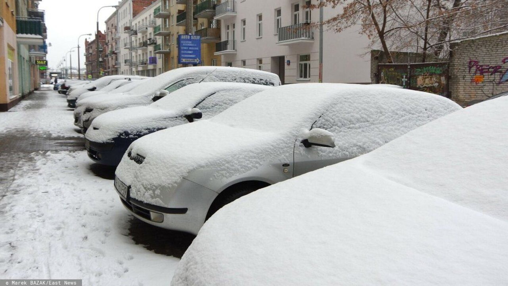 odśnieżanie auta, mandat