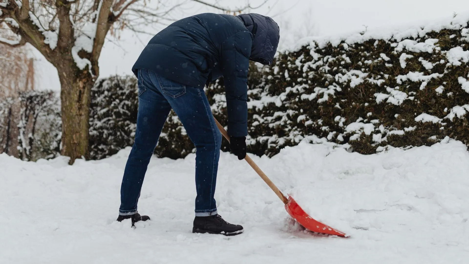 Odśnieżanie chodnika