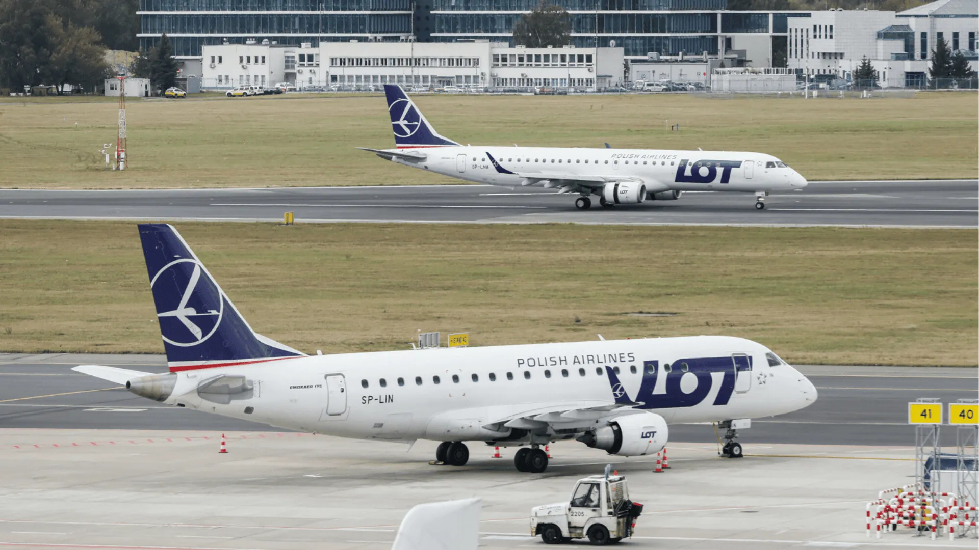 Awaryjne lądowanie samolotu na Okęciu. Ujawniono powód