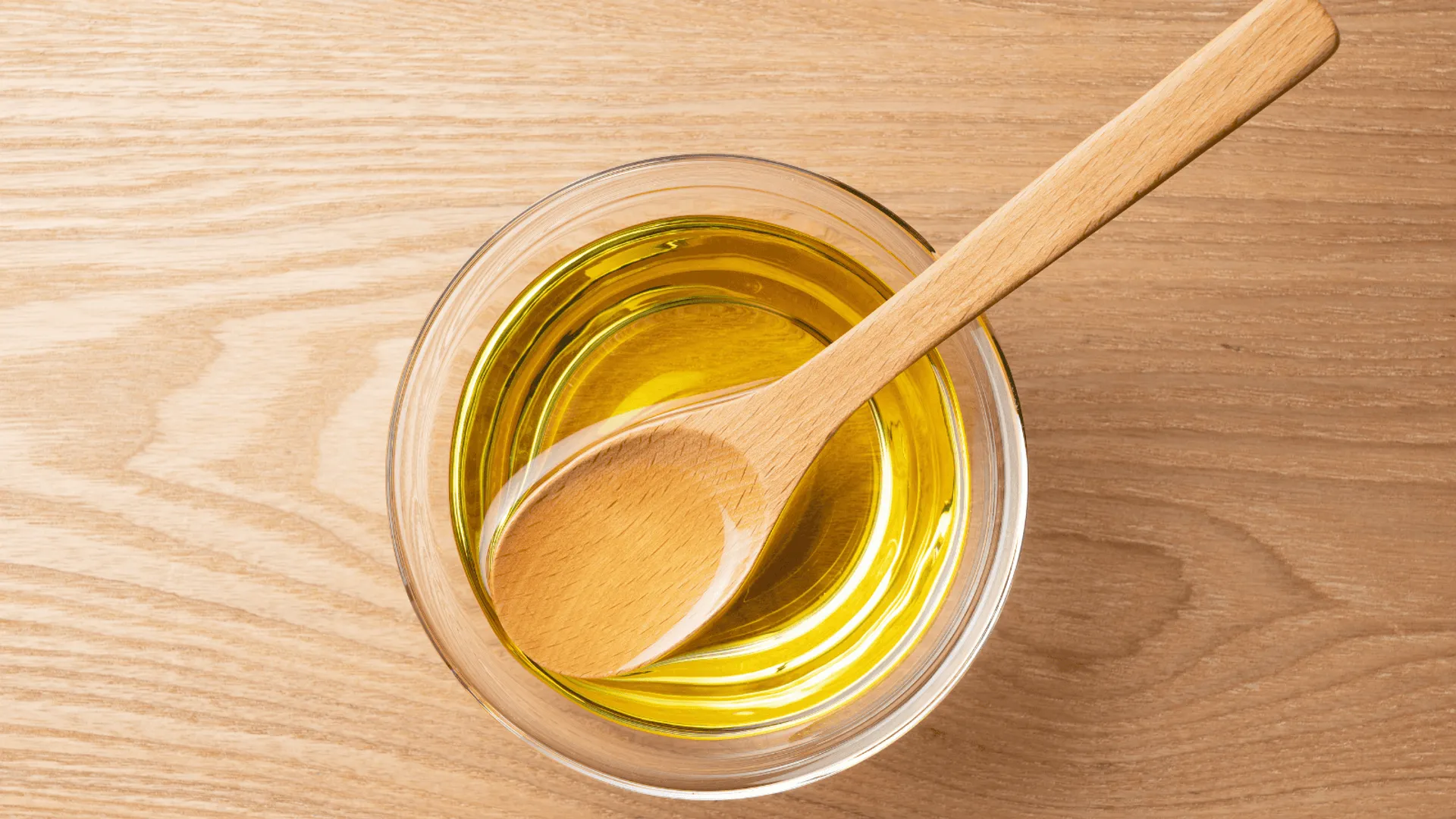 To złoto w płynie wspiera wątrobę i reguluje cholesterol. Uważaj zanim sięgniesz, nie jest dla każdego