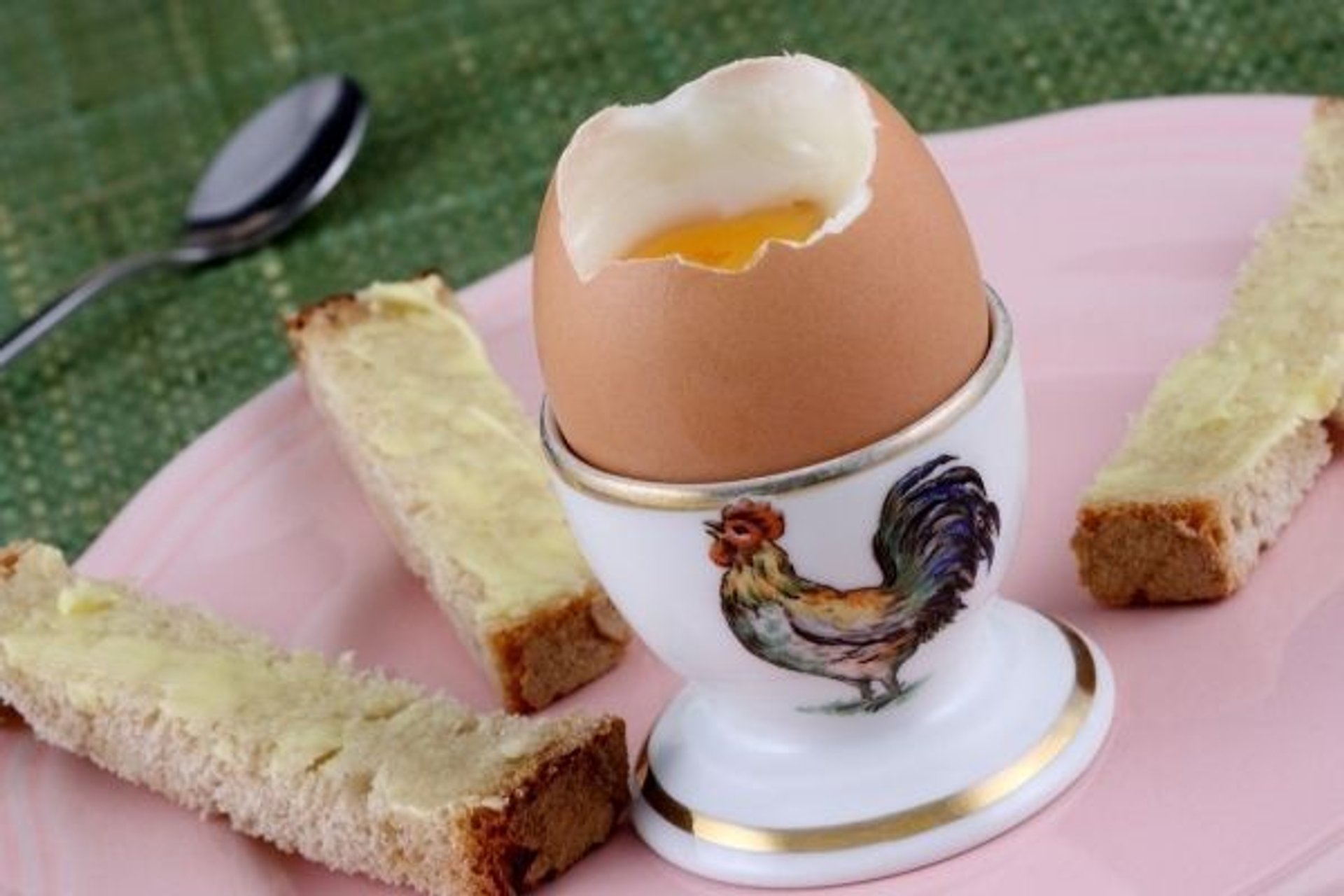 Czy jajka zjedzone na noc mogą zaszkodzić?