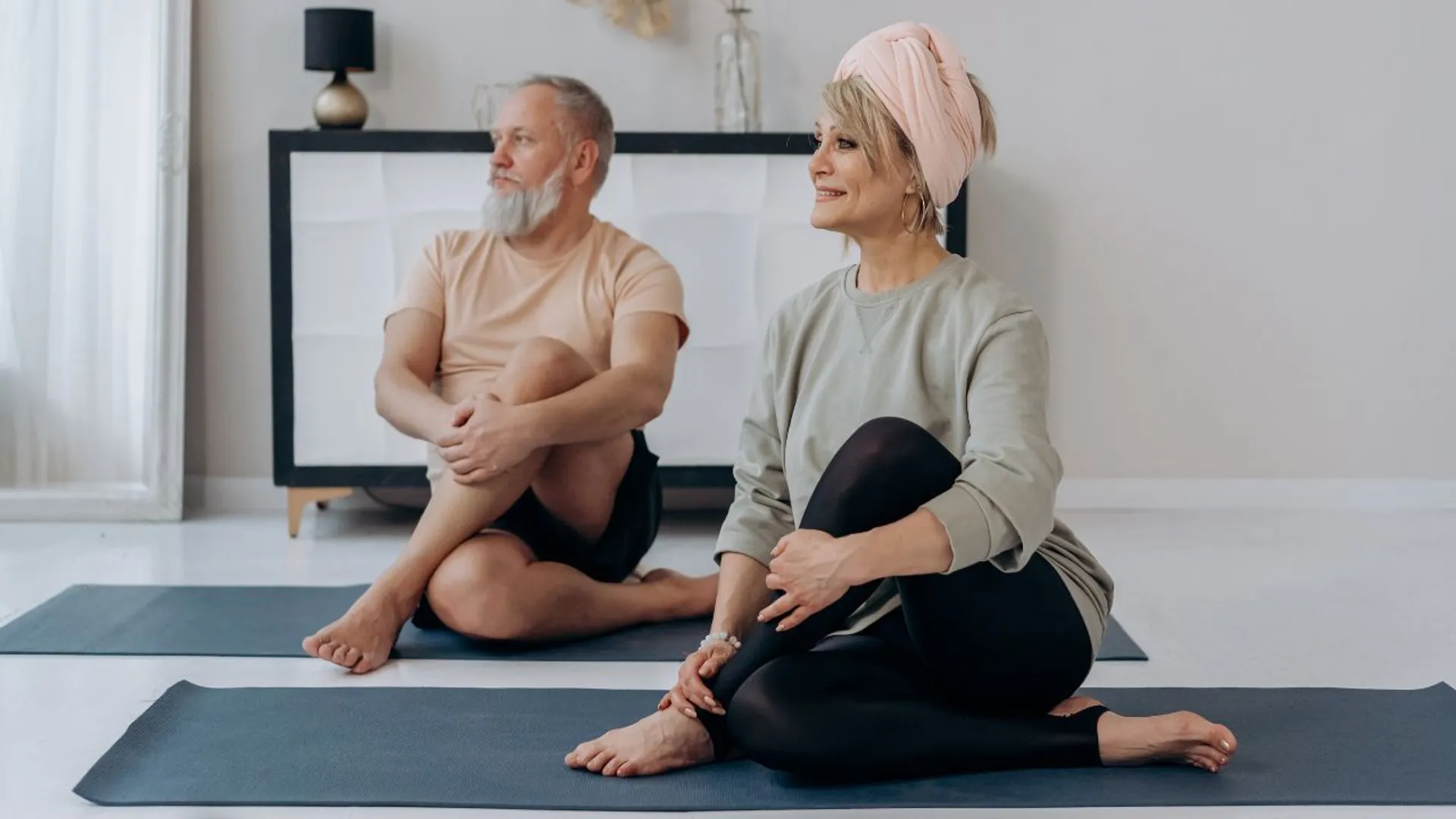 para uprawiająca pilates
