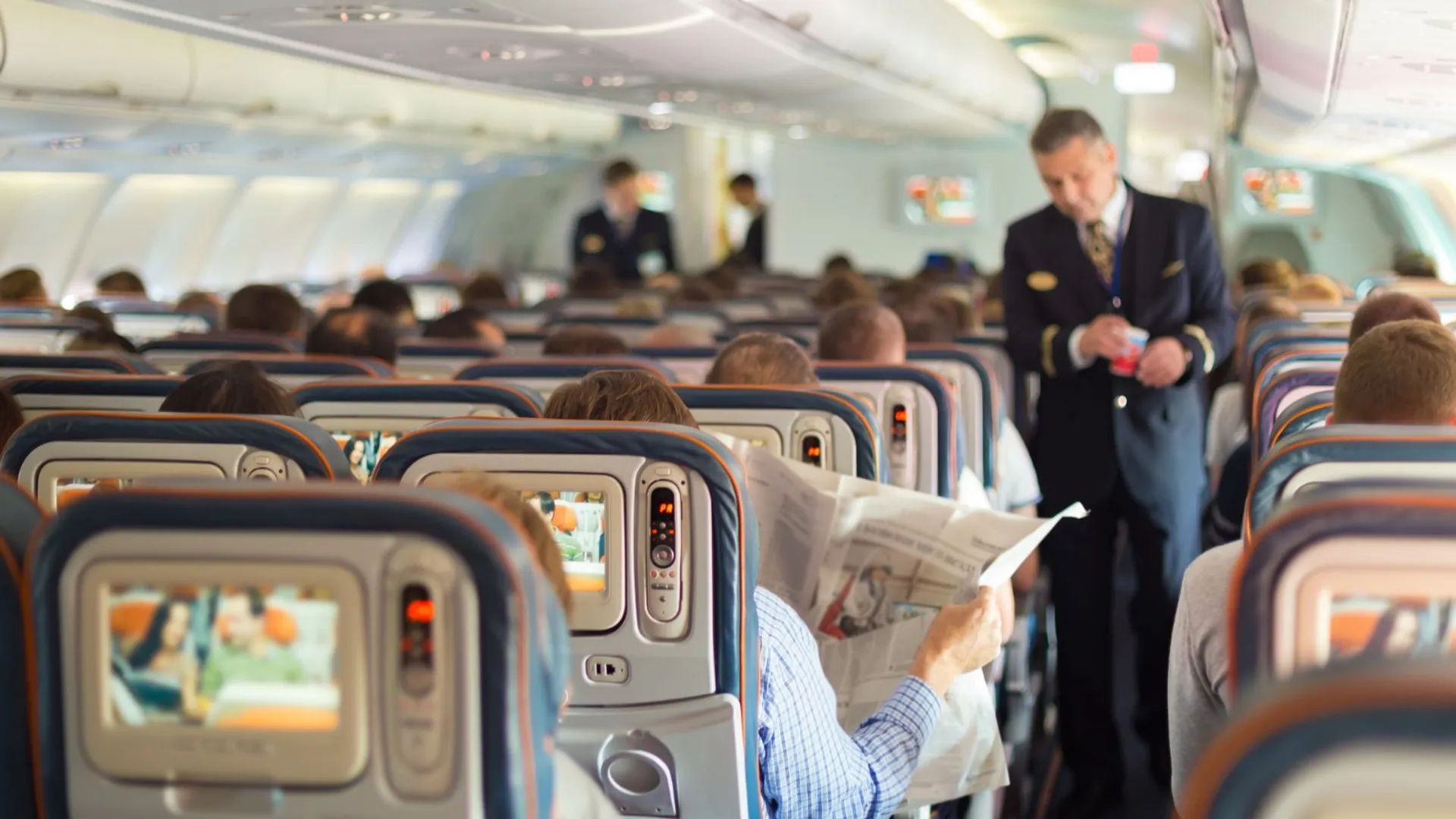 Pasażerowie w samolocie
