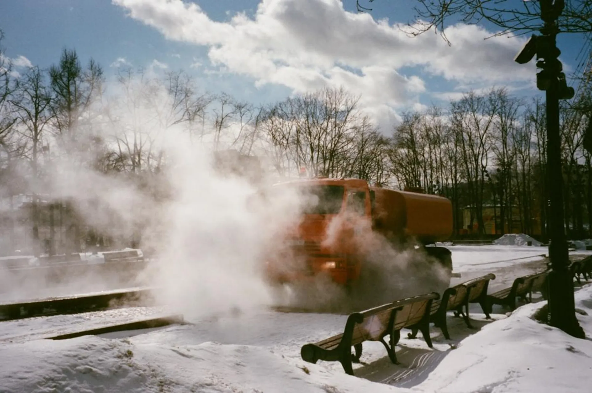 Rozgrzewanie silnika na postoju – fakty i zalecenia