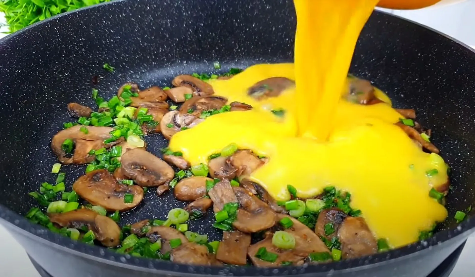 zalewanie pieczarek jajkami