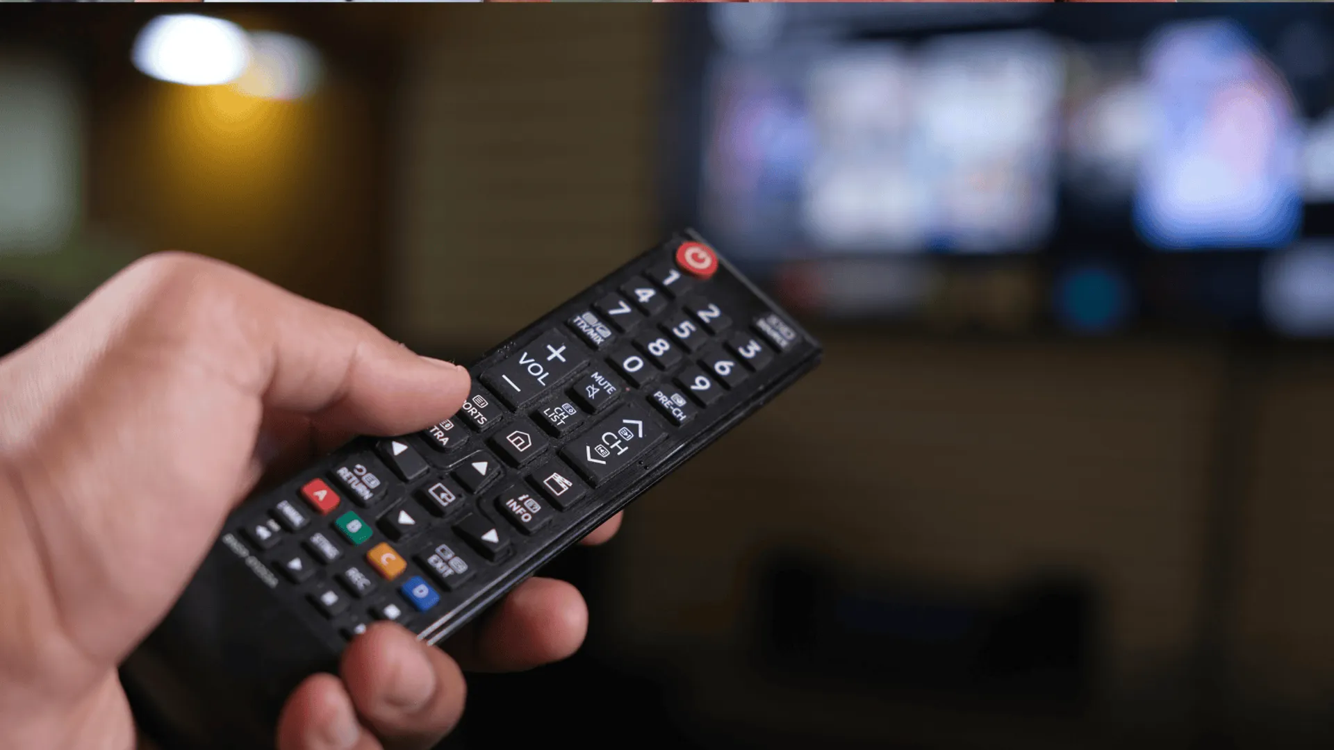 W trakcie „Tańca z Gwiazdami” TVN puści kultową polską komedię. Wierni widzowie Polsatu mogą odpłynąć do konkurencji