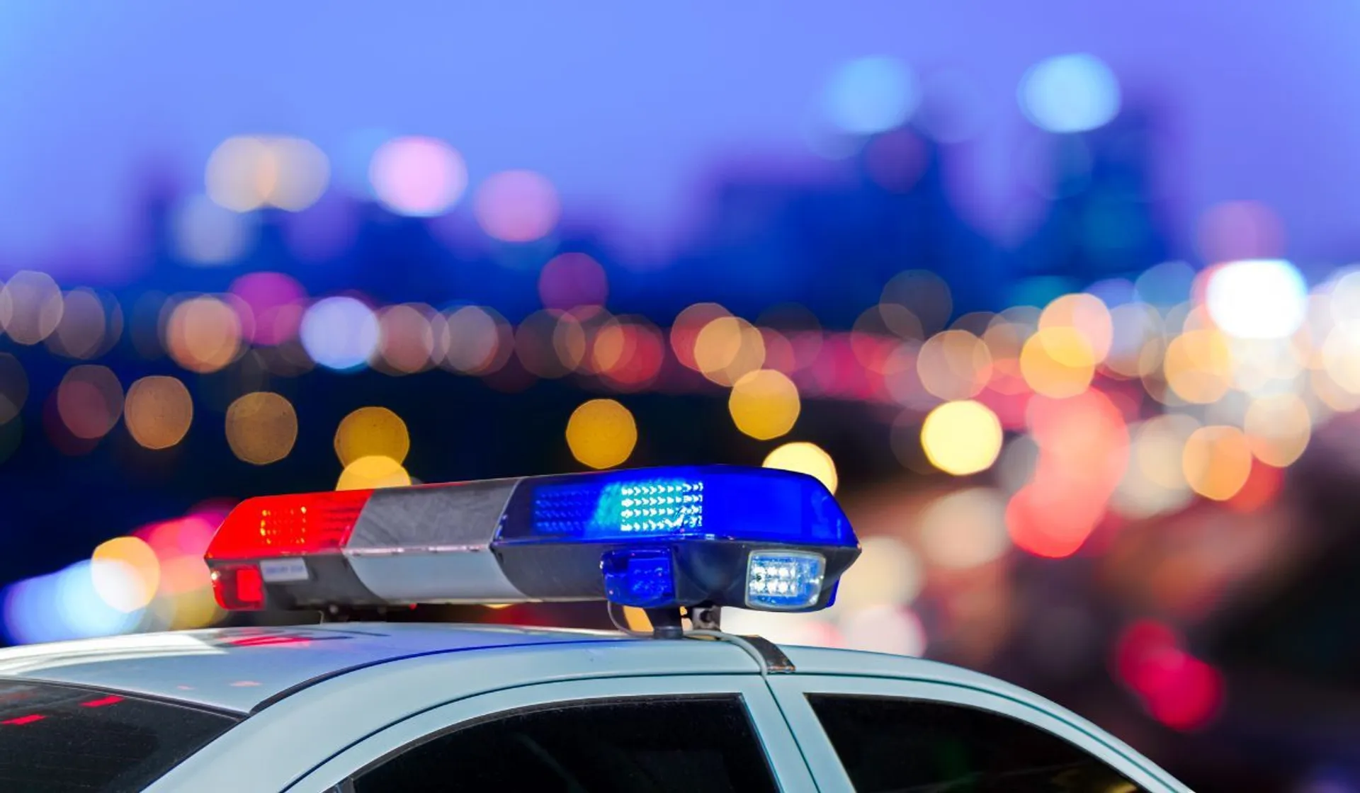 Znany artysta oskarżony o handel ludźmi. Przeszukano jego posiadłość