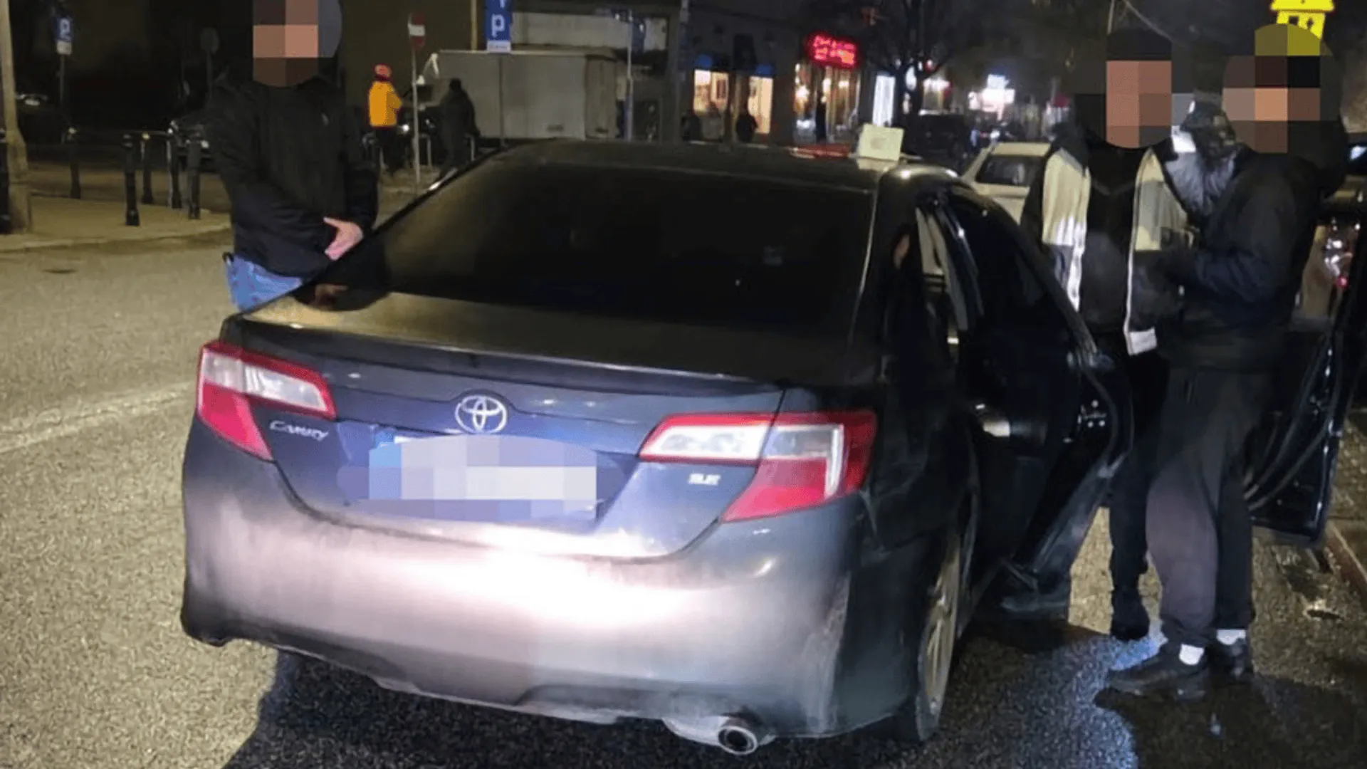 Auto, którym przemieszczali się podejrzani.