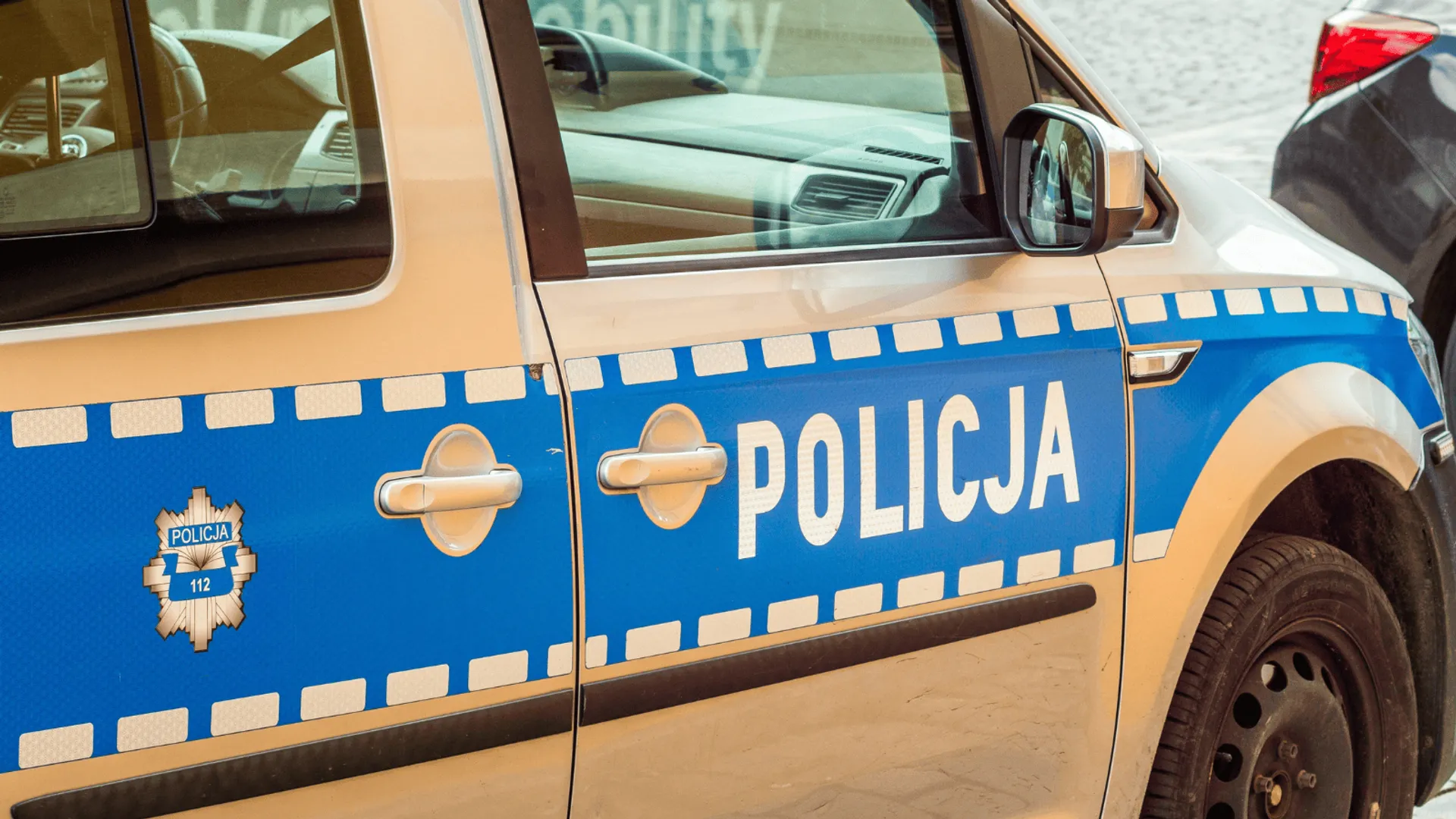 Cisza, mróz i dramat za zamkniętymi drzwiami. Wstrząsające odkrycie w warszawskim Ursusie