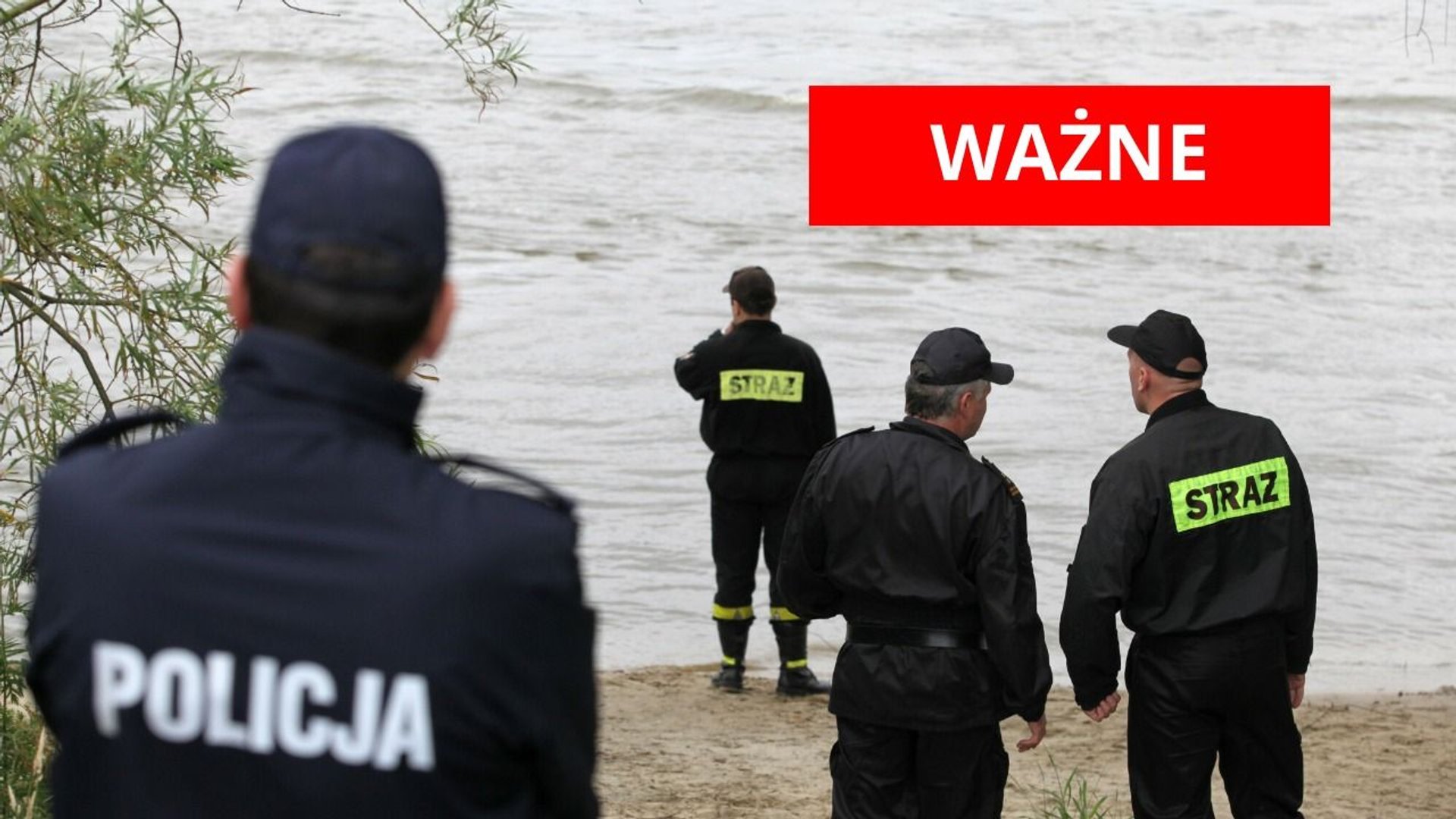 policjanci nad rzeką