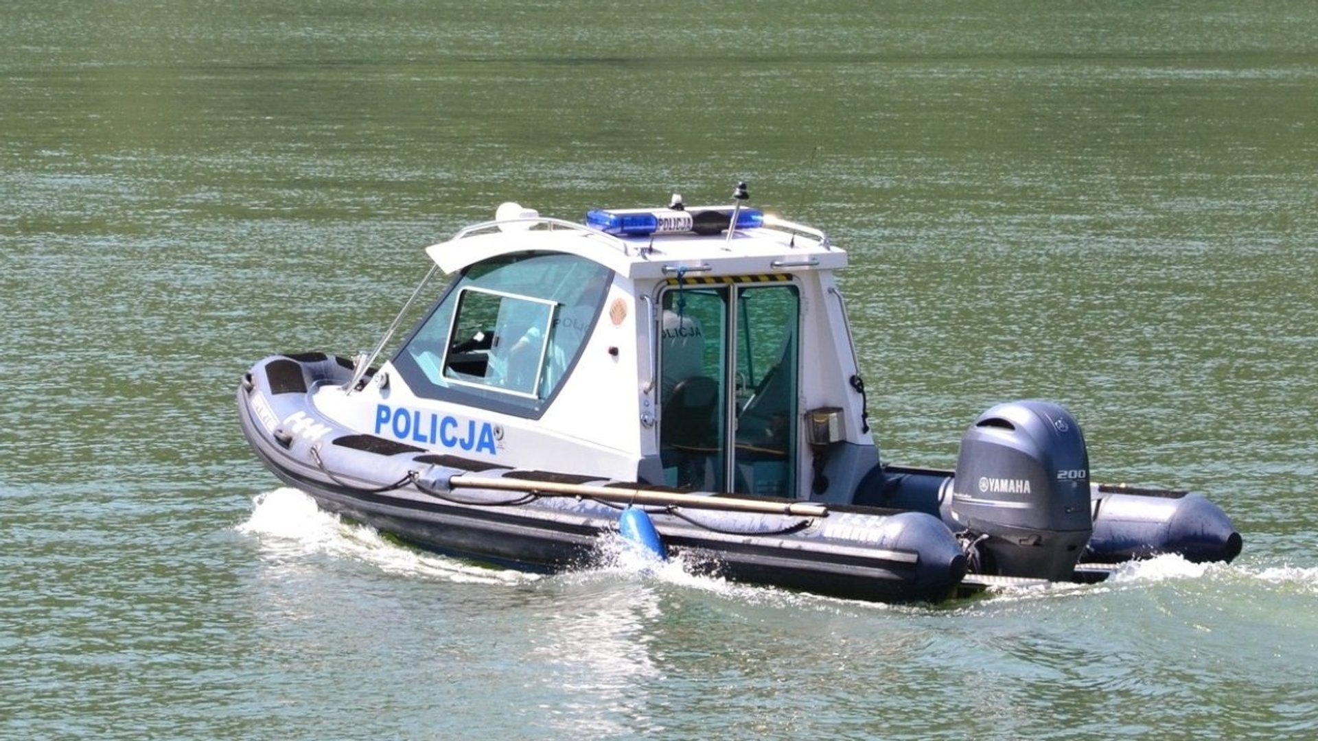 policyjna łódź