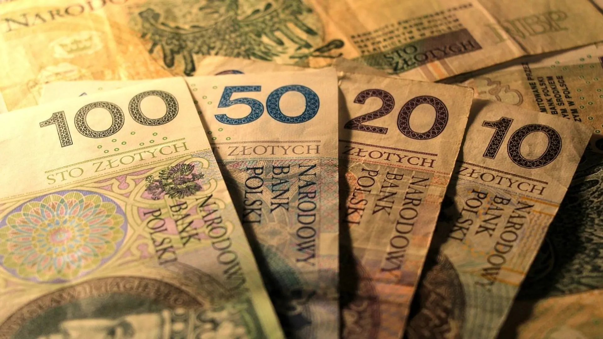 banknoty rozłożone