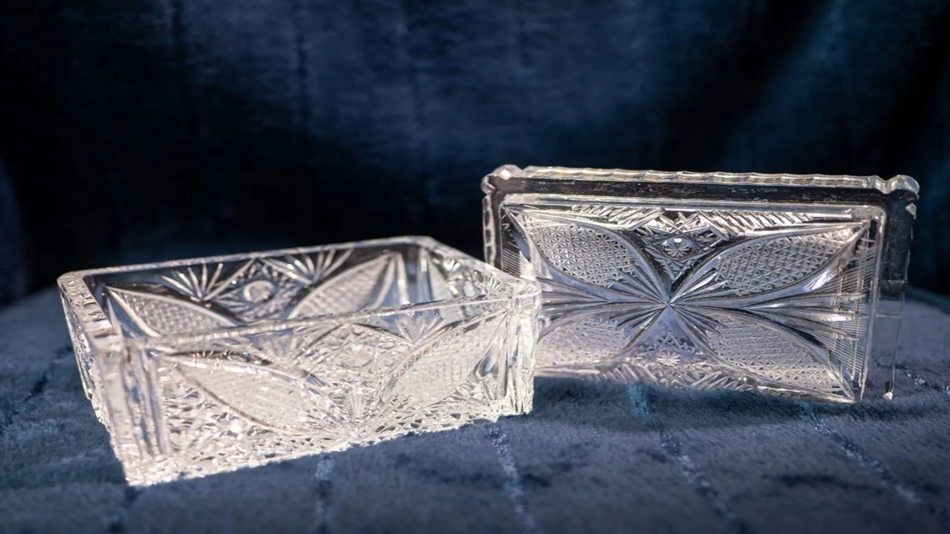 PRL, kryształowa popielniczka